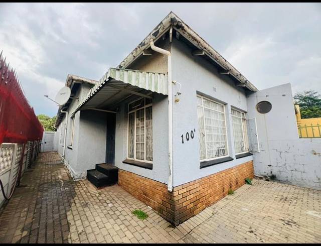 6 BEDROOM HOUSE FOR SALE IN BRIXTON